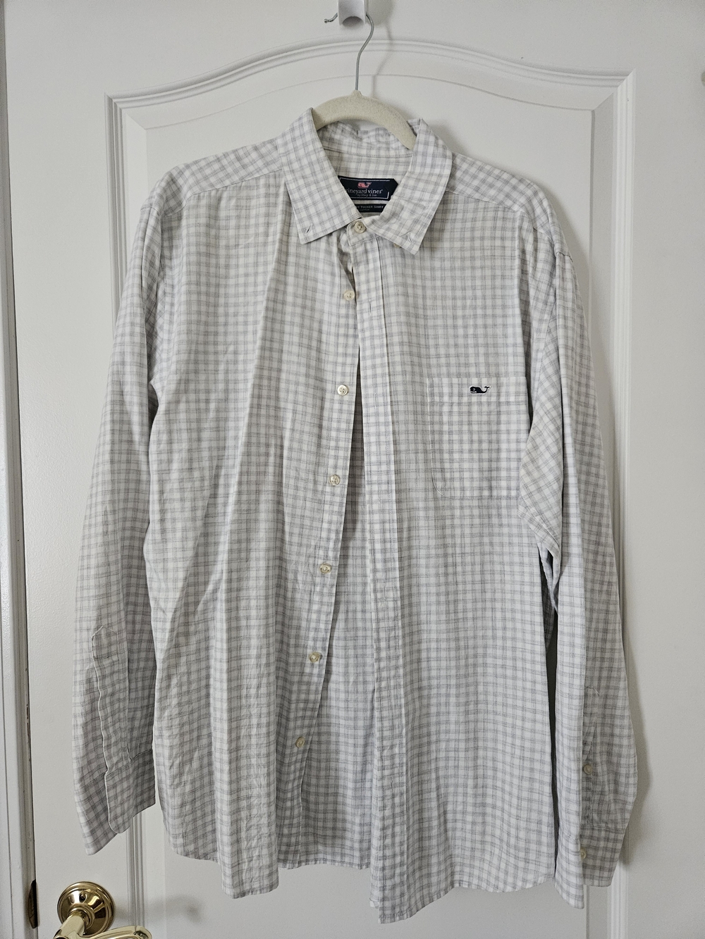 Vineyard Vines Men's Light Gray and White Plaid Button-Down Shirt